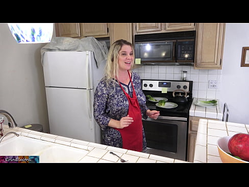 ❤️ Stepmom u munghje in cucina prima di a so data ️❌ Sessu à porn co.xxx050890.ru ❌