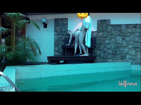 ❤️ Boss invita a cameriera à a piscina, ma ùn pudia resiste à un caldu ️❌ Sessu à porn co.xxx050890.ru ❌